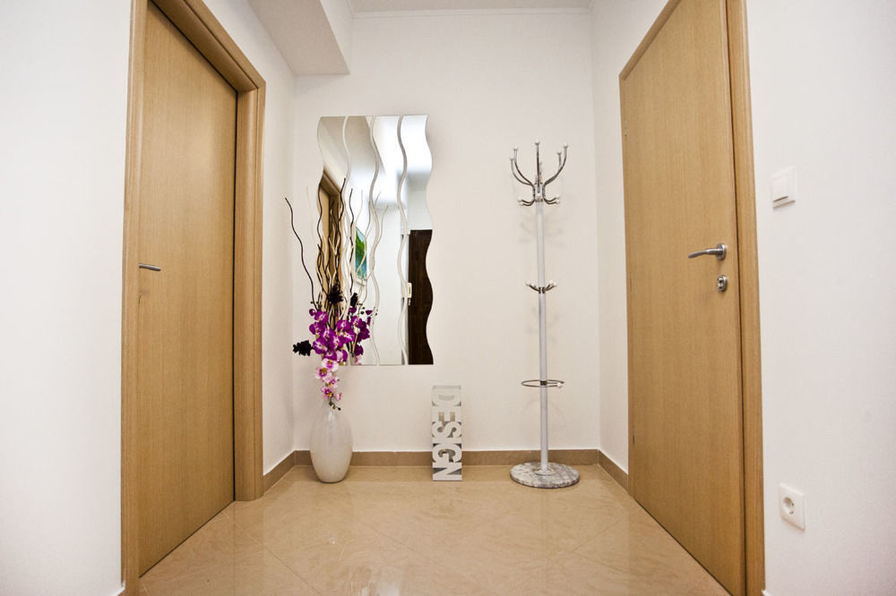 Split Apartments Peric Exterior photo